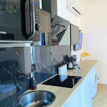 Appartement Sea - 2 Bedroom - Kitchen - Wifi - Tramway - Air Conditioner *