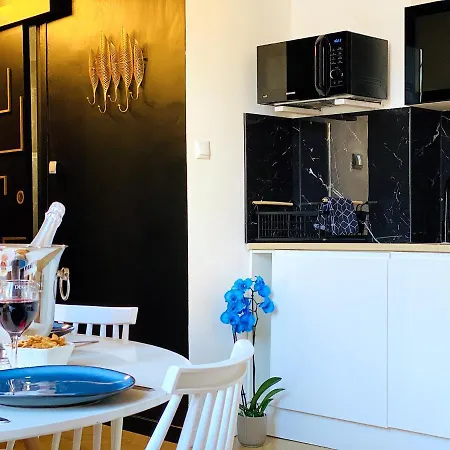 Διαμέρισμα Sea - 2 Bedroom - Kitchen - Wifi - Tramway - Air Conditioner *