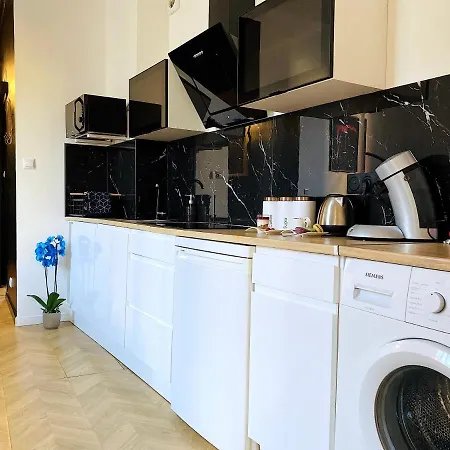 Sea - 2 Bedroom - Kitchen - Wifi - Tramway - Air Conditioner Νίκαια