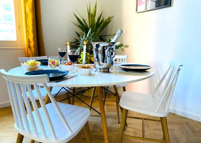Sea - 2 Bedroom - Kitchen - Wifi - Tramway - Air Conditioner